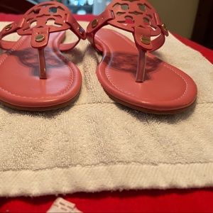 Grapefruit color Tory miller